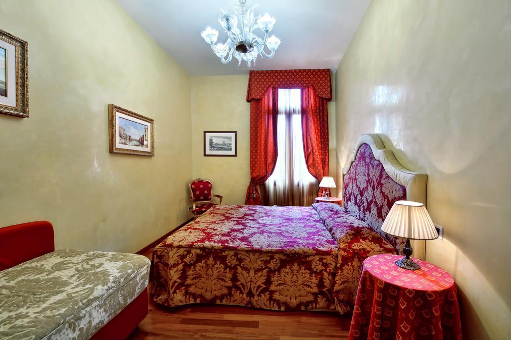 Residence Odoni Venezia Camera foto